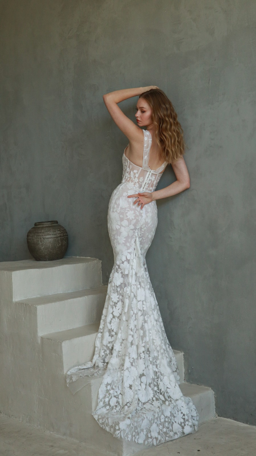 Kiss of Venus — look 01